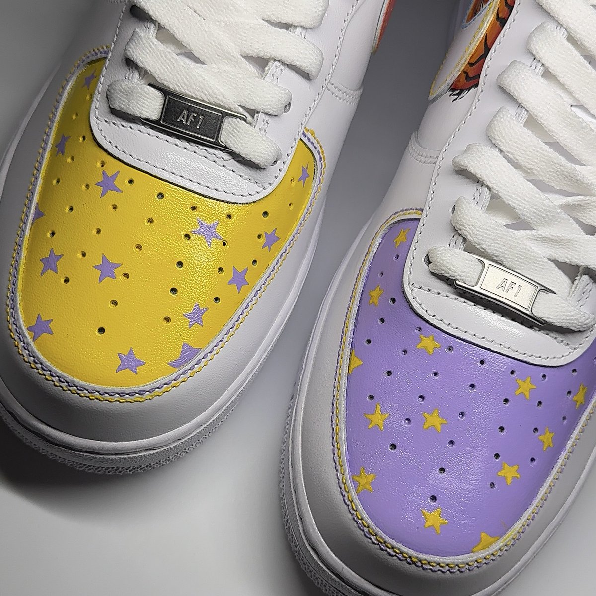 doperthnurnails's tweet photo. south asian inspired custom af1 sneakers🐅🪷🌞 https://t.co/EZWZ7rn12L