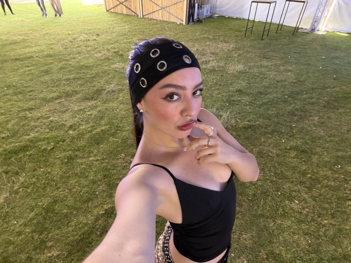 daniella tweet media