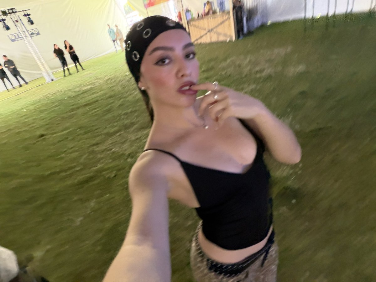 daniella tweet media