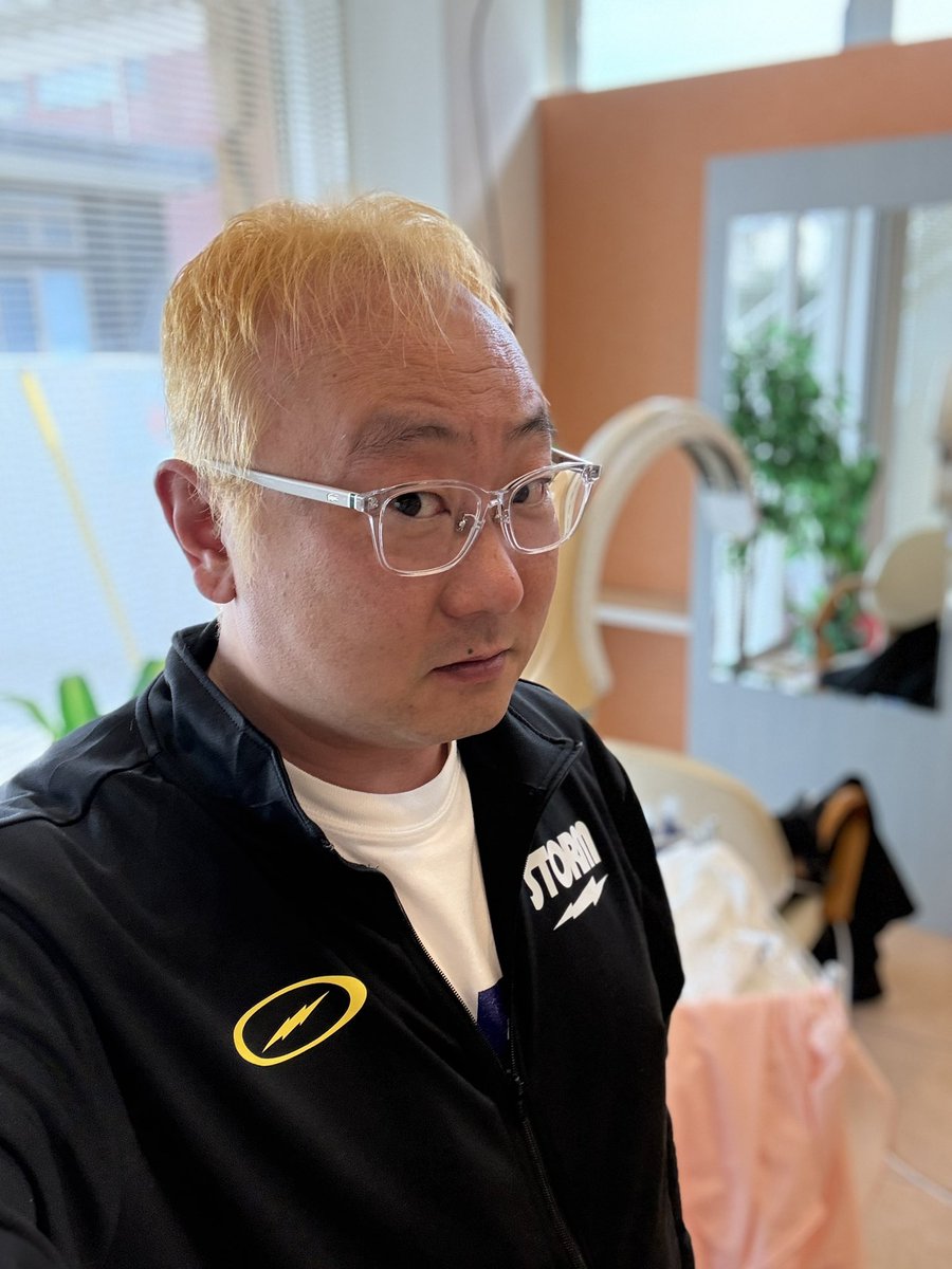 よしめめ tweet media