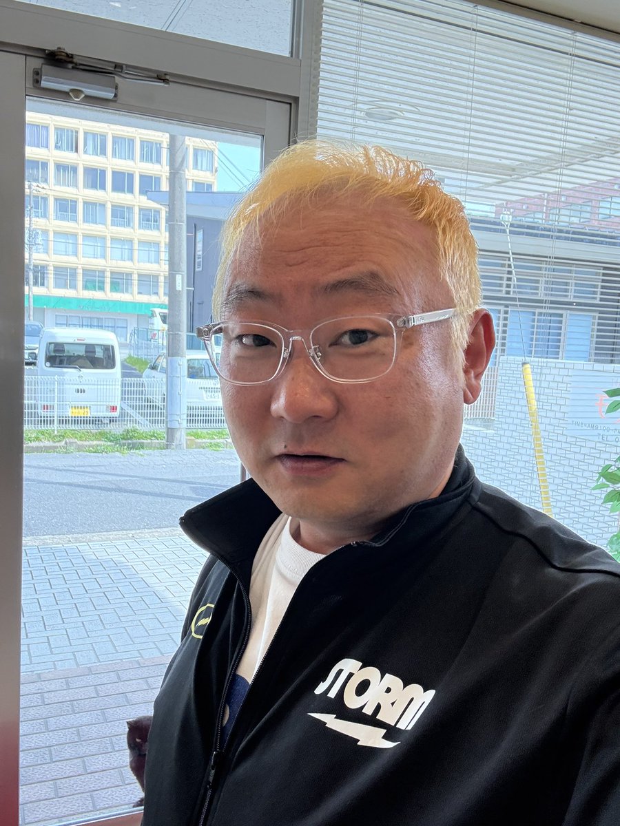 よしめめ tweet media