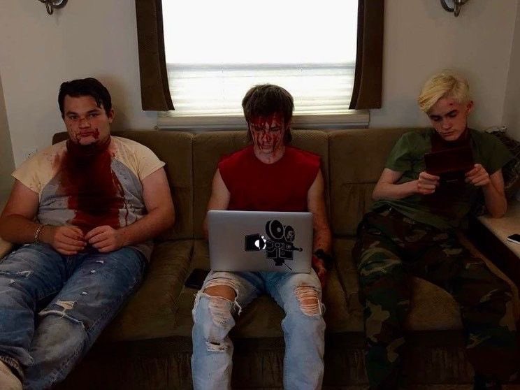 kenny seatbelt tweet media