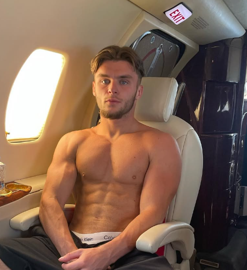 smokeybandit69 tweet media