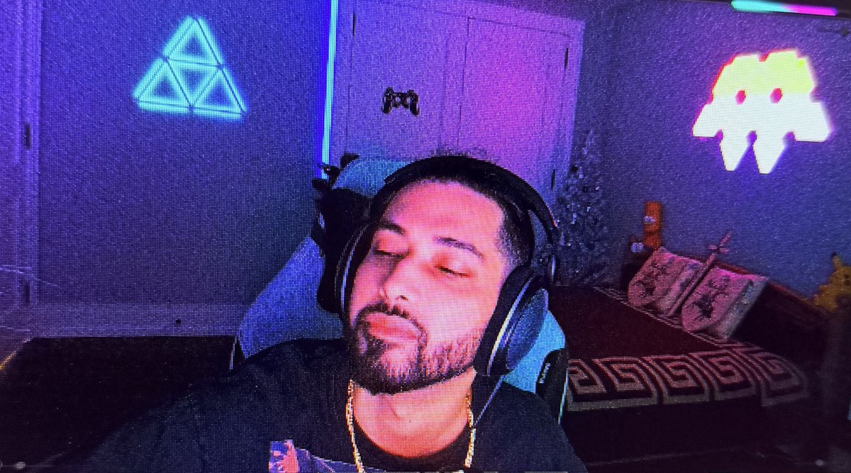 Trilla 𓅓 tweet media