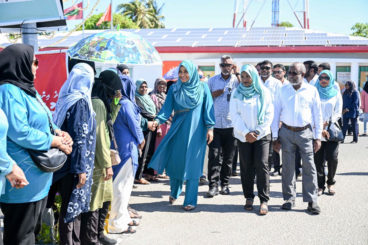 shiuna_m's tweet photo. A heartfelt welcome to our beloved First Lady Sajidha Mohamed in Thindhoo City😍

#VoteDhoonyah 
#AanEkey
#DhiveheengeRaajje https://t.co/NXusqyzyRp