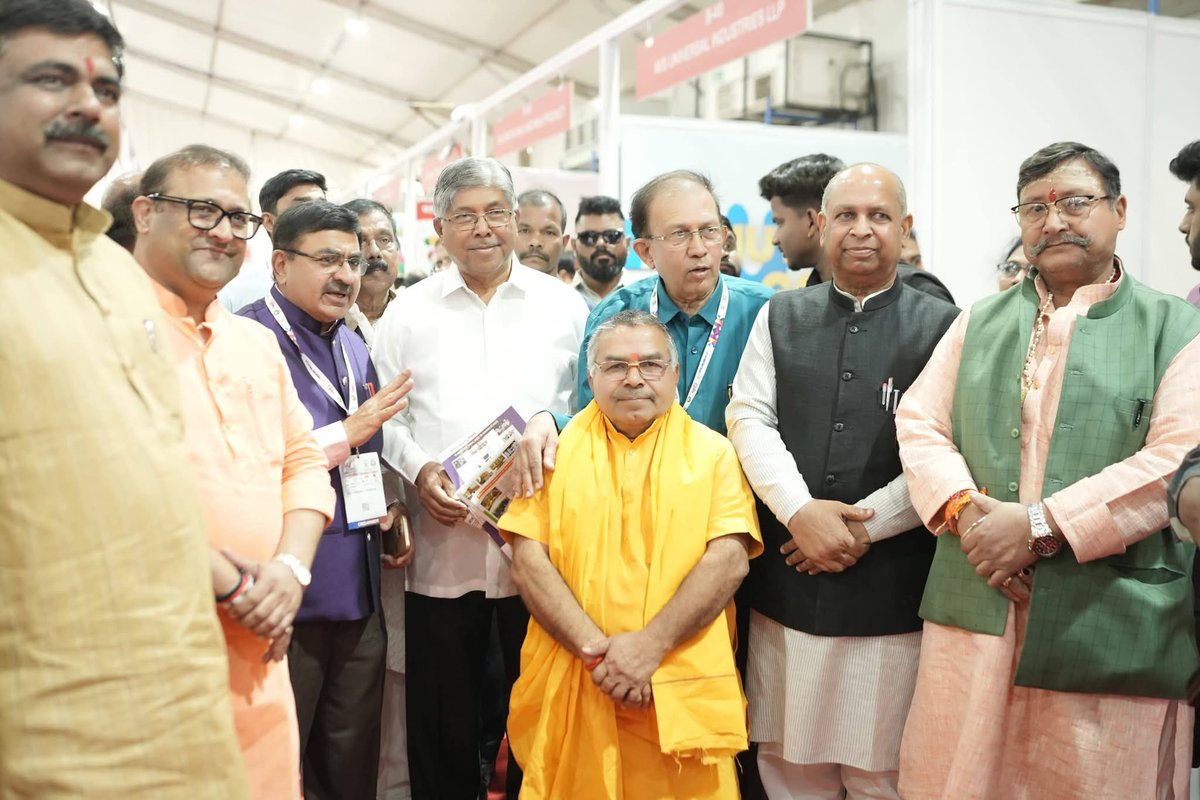 Gautechexpo's tweet photo. उच्च व तंत्रशिक्षण तथा संसदीय कार्यमंत्री मा.चंद्रकांतदादा पाटील यांची गौटेक एक्स्पोला भेट....

#gautech2026 
@AashwiniPaatil @shekhar_mundada @Amitabh_B110 @DrKathiria @OfficialGCCI @ChDadaPatil https://t.co/NZw59MiyJK