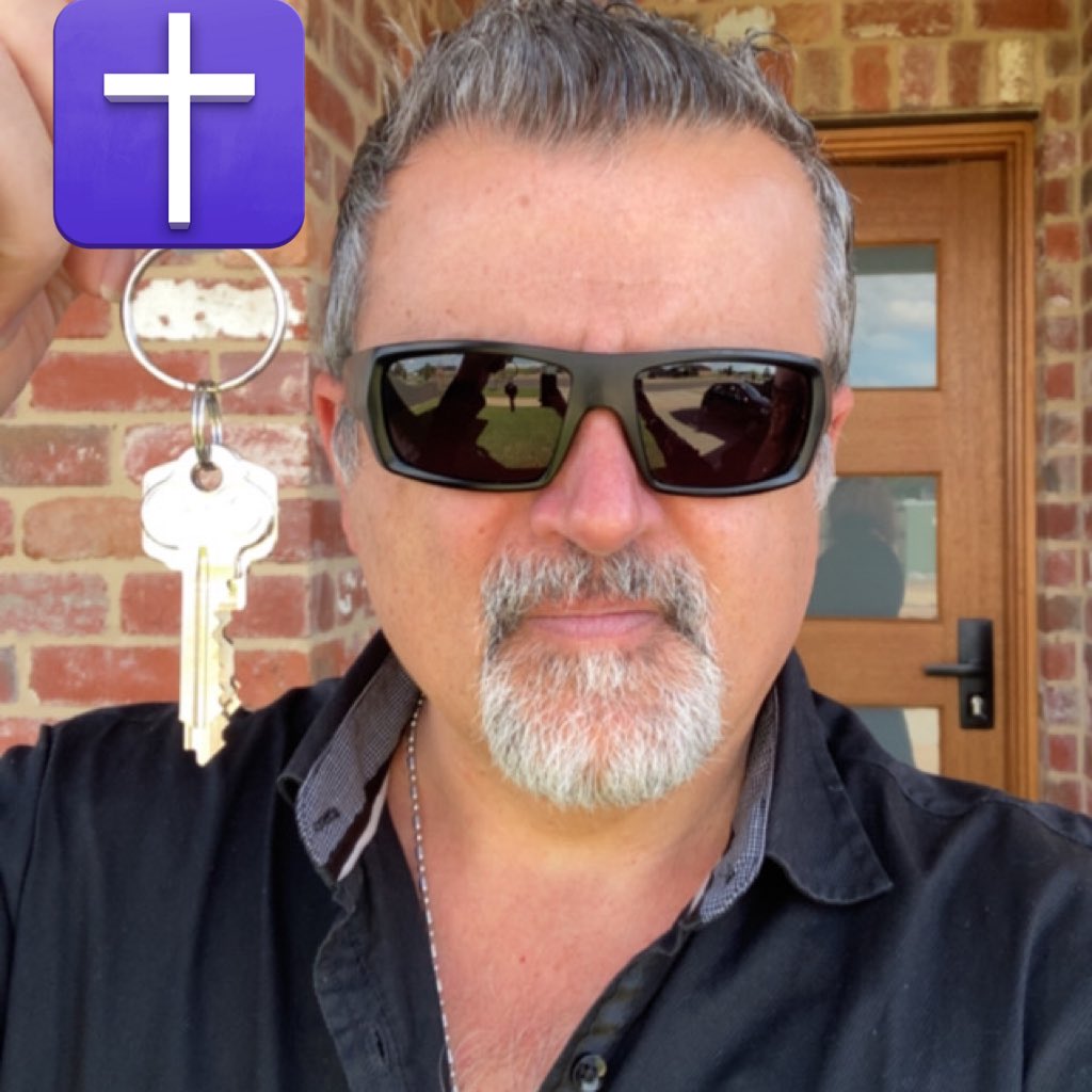 Senator Papahatziharalambrous ✝️ Parody 🎙️ tweet media