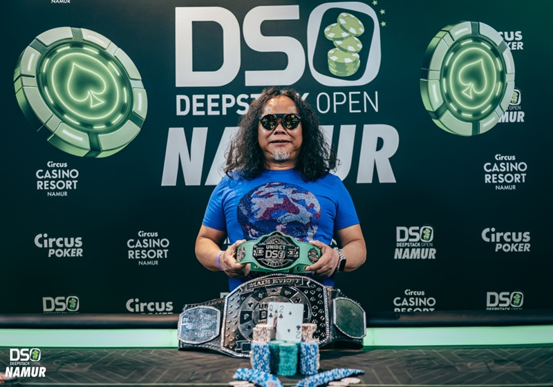 Live Poker tweet media