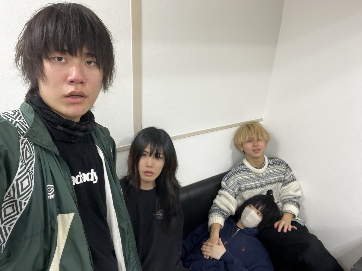 grating hunny tweet media