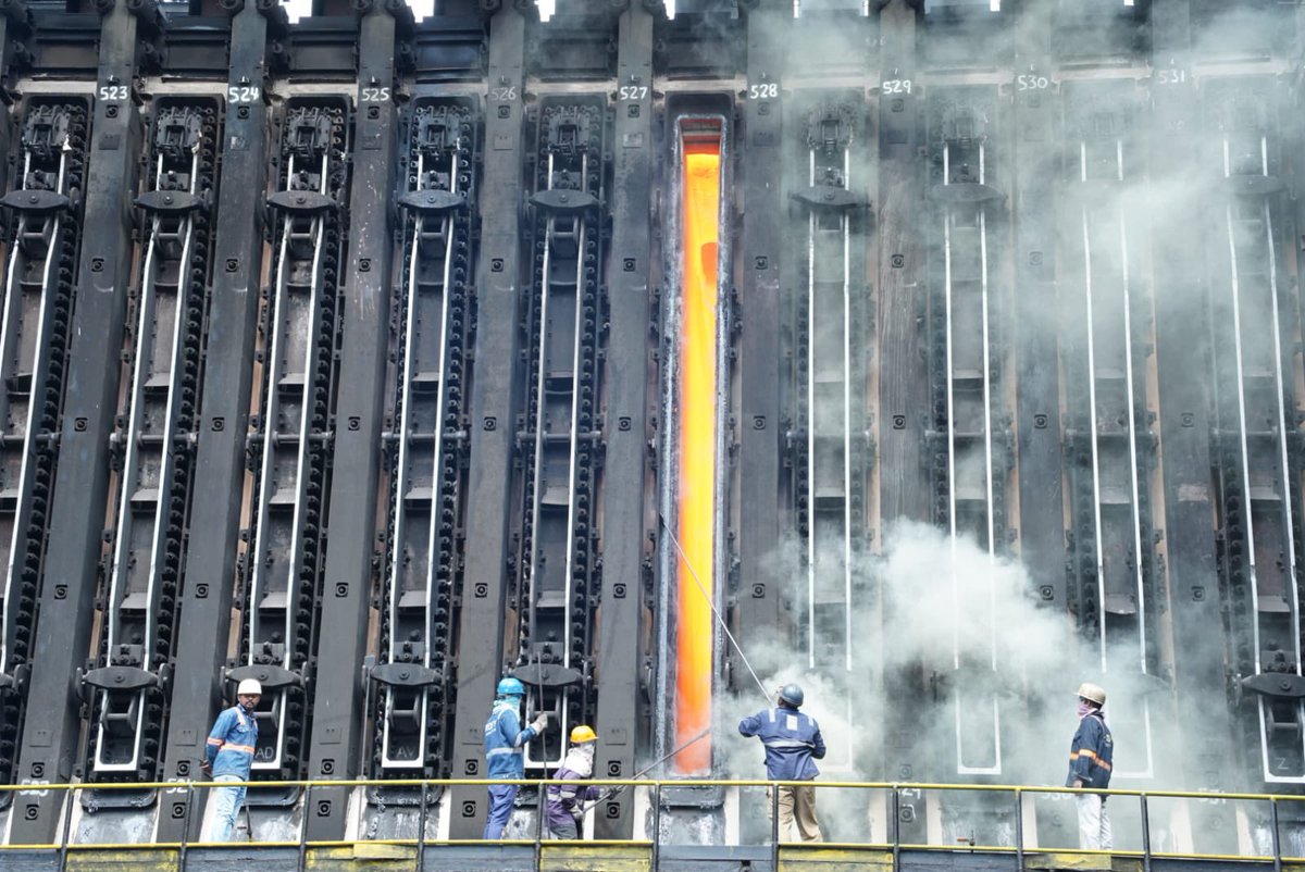 BjpVarma's tweet image. Reviewed #RINL Coke Oven Units today with Union minster  Shri @hd_kumaraswamy  garu.

Key to #steel production and plant revival.

Under hon’ble Prime minster Shri. @narendramodi ’s ji leadership, Govt is committed to strengthening RINL and worker welfare.