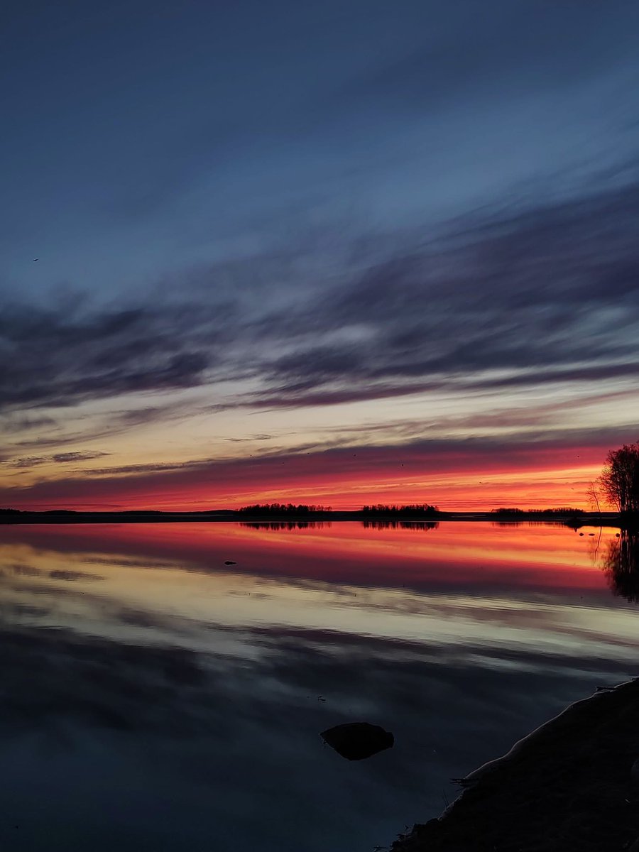 hm_grandell's tweet photo. Lappajärvi. Pala taivasta. #synnyinseutu #lakeus #pohjanmaa #palataivasta #meteoriittijärvi #viikonloppureissu #suomenkauneinjärvi https://t.co/Jq5OD9OrJo