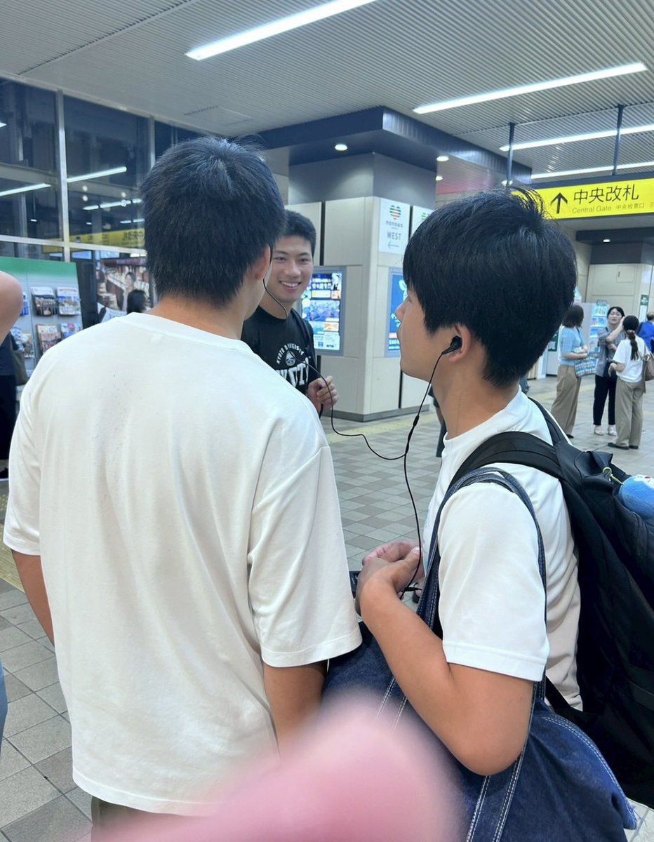 kujc2024's tweet photo. 新2回生　農学部　貴船恭介
新2回生で一番単位が取れている優秀枠
読書が好きで読んだ本の内容をwordでまとめている。曰くアウトプットの練習らしい。
幼少期からの柔道経験を持ち大きな相手を組み手で支配する。増量をすれば誰も止めるものはいなくなるであろう。 https://t.co/ULdo2P7t2A