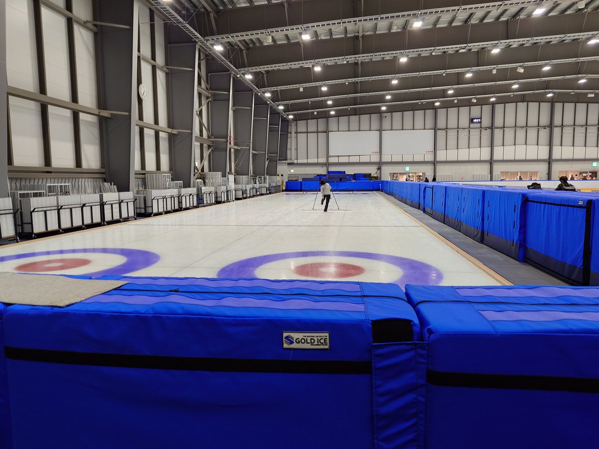 hide4849's tweet photo. 昨日は #関空アイスアリーナ でカーリング体験🥌🥌
先生の体幹すごい、自分はブレブレ。
体験会終わった後ドア開けるときに筋肉が悲鳴を上げた笑
楽しかった！！2,3時間もっとしたい！！！
ありがとうございました！！！！

#カーリング  #関空アイスアリーナ #泉佐野市
@CurlingOsaka
@kankuicearena https://t.co/AVk95LCEwj