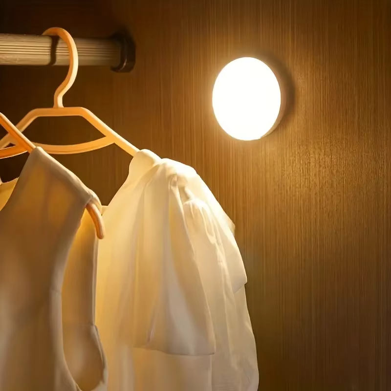 ShenzhenEmerson's tweet image. USB rechargeable night light with dimming &amp;amp; 3 colors. Compact &amp;amp; perfect for bedside use.

📧 Contact:  sales06@emslaser.com
🌐 Website:  emslaser.com

#emersonlaser #nightlight #ledlight #homelighting