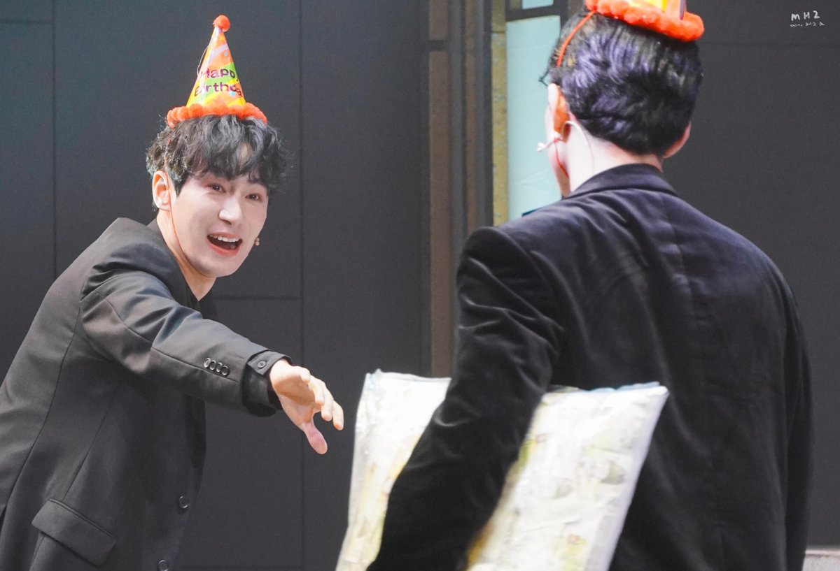 🅼🅷🆉 tweet media