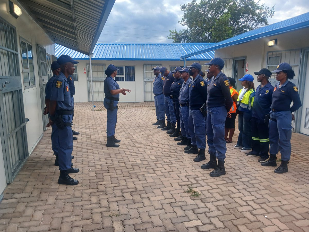 SAPoliceService's tweet photo. #sapsLIM 743 Suspects arrested by #SAPS in Limpopo during weekly high-density #OperationShanela II. Some of the arrested suspects have already started to appear before various Magistrates’ Courts across the province. #PoliceVisibility #FightingCrime #PartnershipPolicing ME
https://t.co/0eGobcVp8d