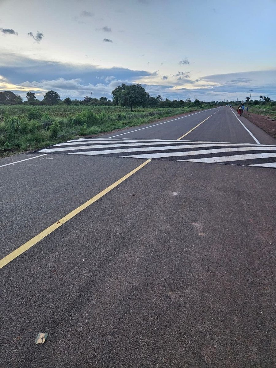 The steady progress of the Katangi–Kinyaata–Kikesa–Kithimani Road upgrade to bitumen standards.

This increases land value and attracts new businesses and investors to an area.

We appreciate Hon Wavinya Ndeti for the good work.