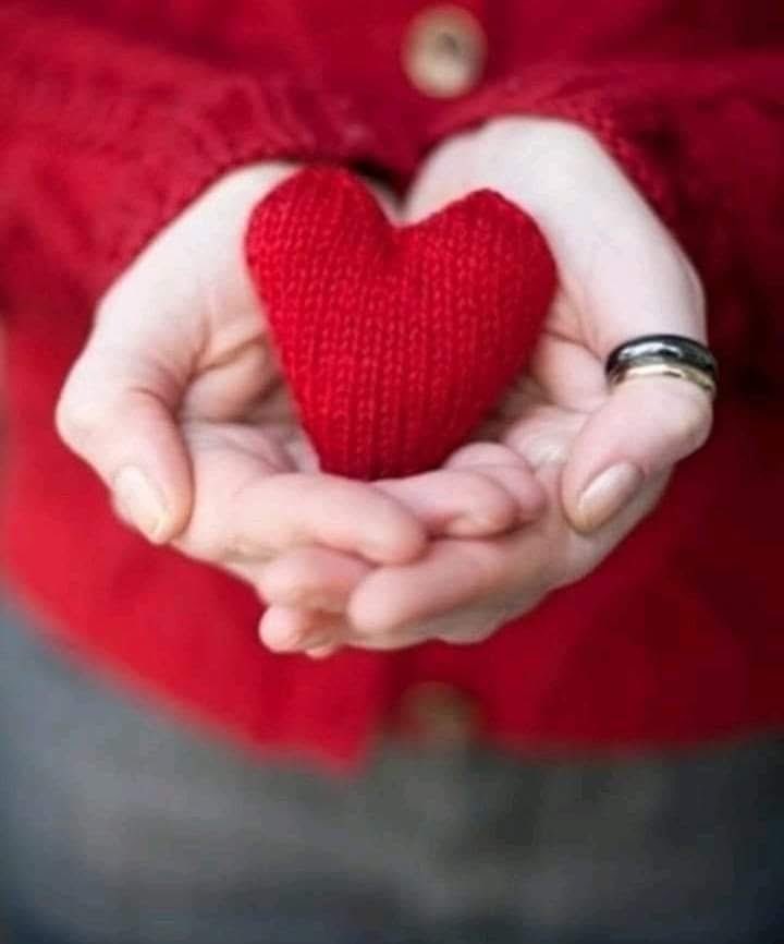 Buenos días a todos 

“Ojalá tengas la ternura al alcance de la mano”

La palabra de hoy es:  TERNURA

#PorElPlacerDeEscribir

Infinitas gracias por sus aportes