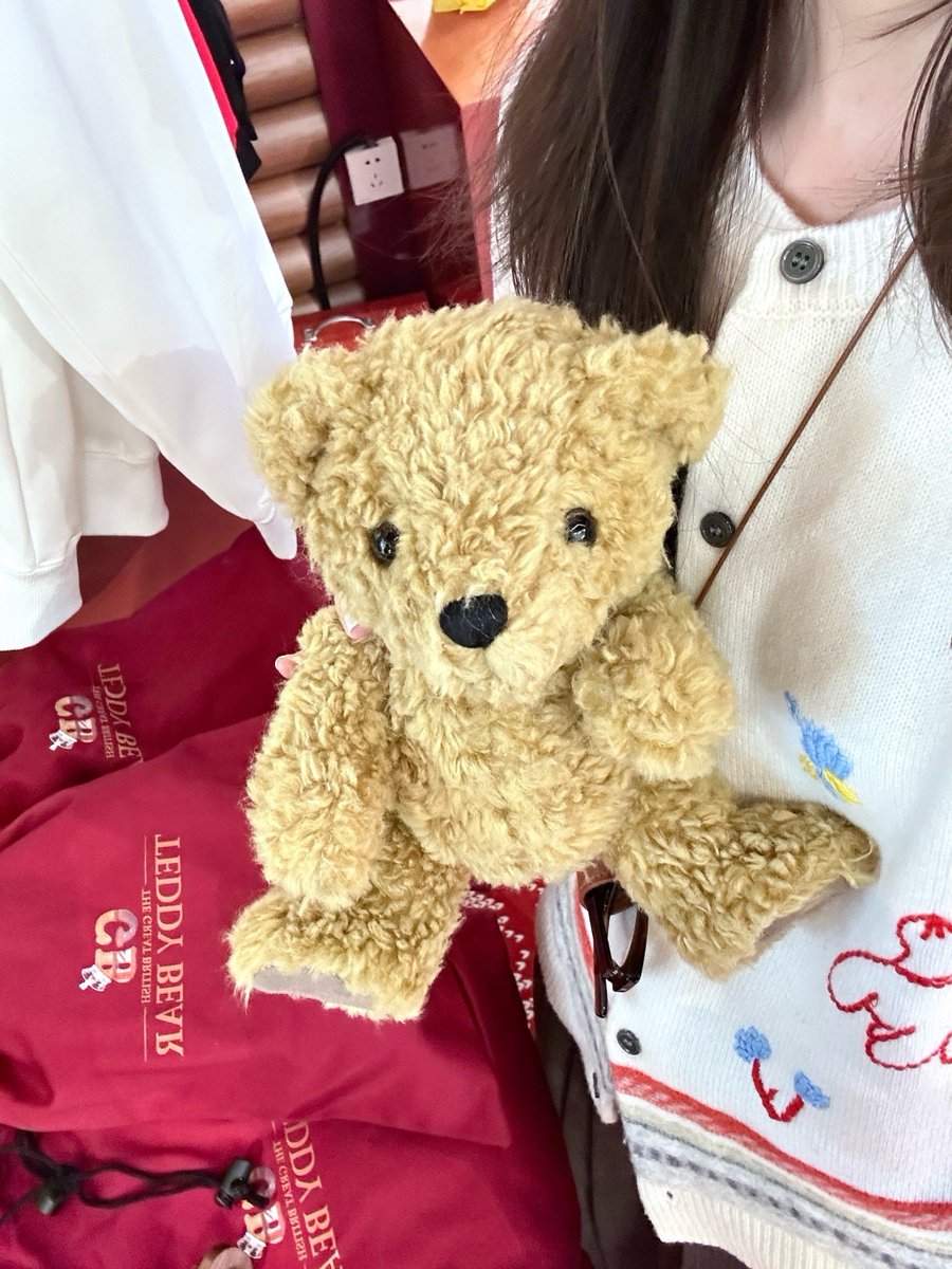 Cat Bertolini tweet media