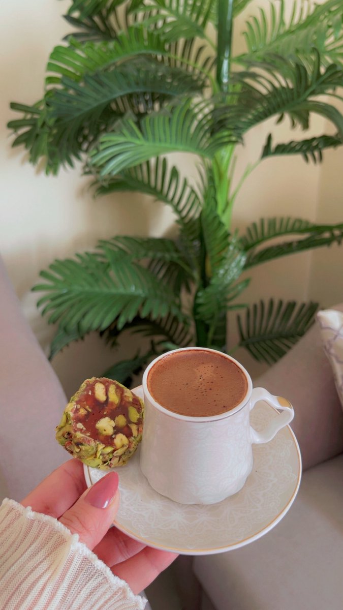 بعض اللحظات تشُبهنا هادئة، نقيّة، ومليئة بالحب  🌿.