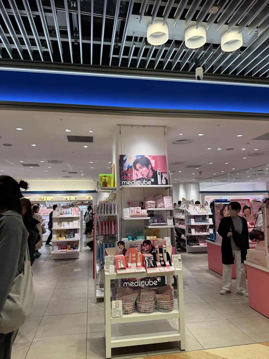 カスミ tweet media