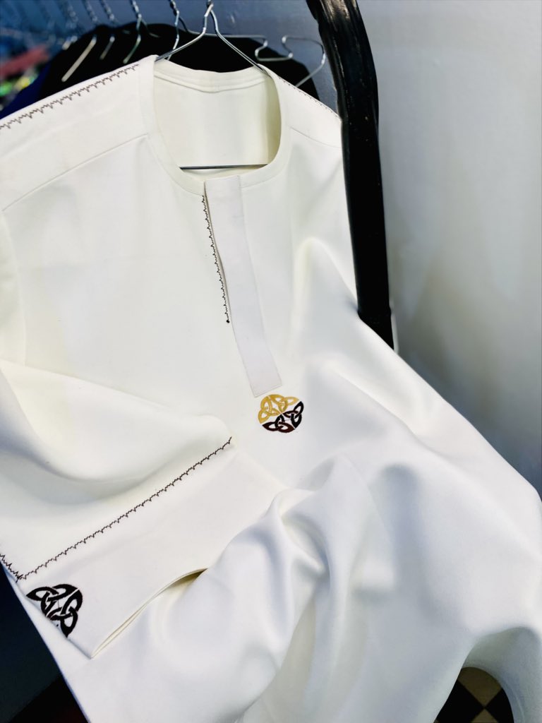 EeevaJames's tweet image. Two piece available:
#35k 

Please help me retweet 🙏

For customers outside Plateau State, payment is required before delivery at the park.
Production timeline: maximum of 2 weeks.