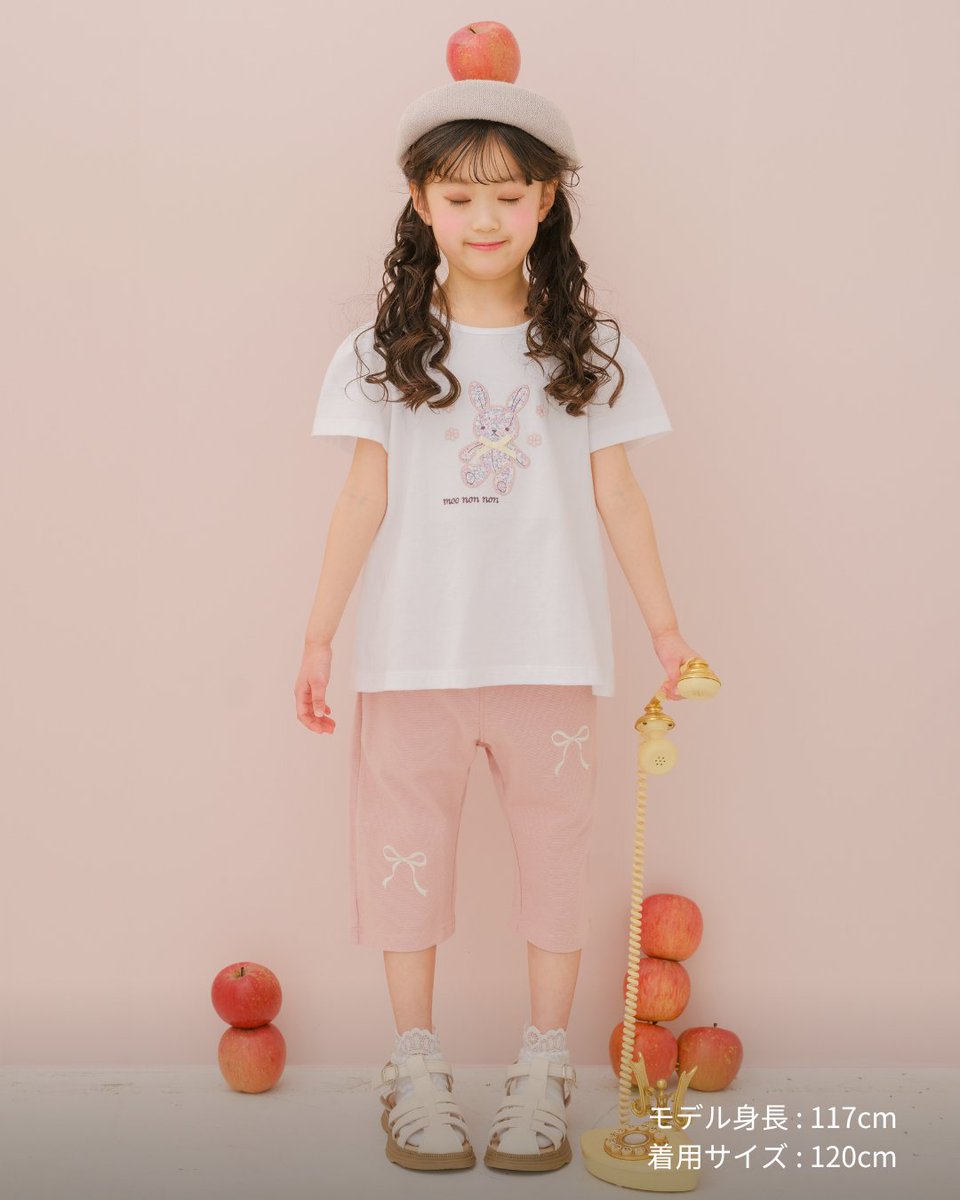moononnon's tweet photo. 小花柄のうさぎアップリケや、バックリボン、お袖のギャザーなど「かわいい」を詰め込んだトップス🐰💖
一枚で着ても映えるTシャツだから、どんなボトムスとも可愛くコーデが決まります！✨️

▼ 商品詳細はコチラ ▼
https://t.co/UcV9JvCcz1

#子供服 #ベビー服 #女の子
#moononnon #むーのんのん https://t.co/gGbC0bl859