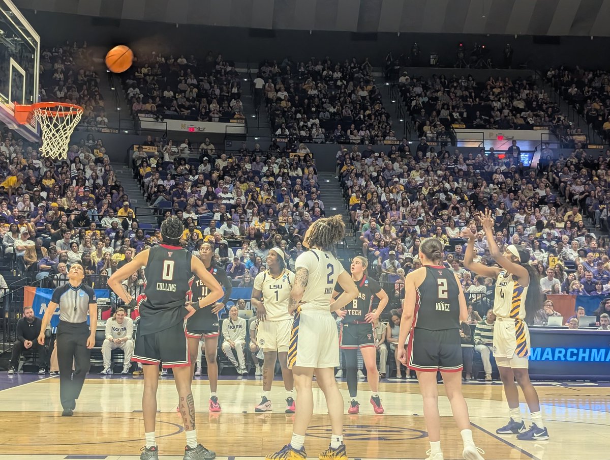 AnuthaDiva's tweet photo. @Flaujae Outstanding collegiate career! It was a pleasure to see you grow. #FourInFour #ForeverALadyTiger #ForeverLSU 💜🐅💛🏀 https://t.co/WSHo4yvgNl