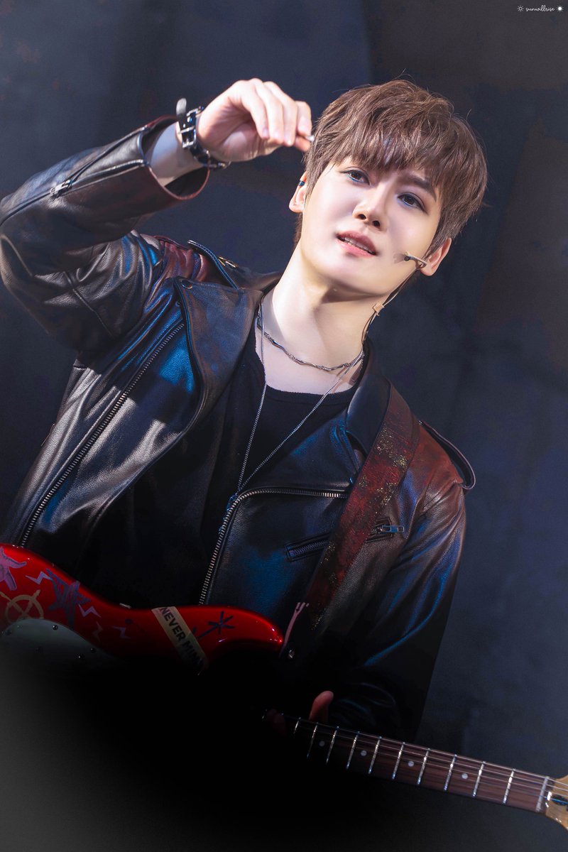 sunwillrise_pic's tweet photo. 260322 뮤지컬 <펑크>
커튼콜데이
글렌 / #양지원

락스타의 필수 자질 잘생긴 얼굴 🎸 https://t.co/7siVRxEgAn