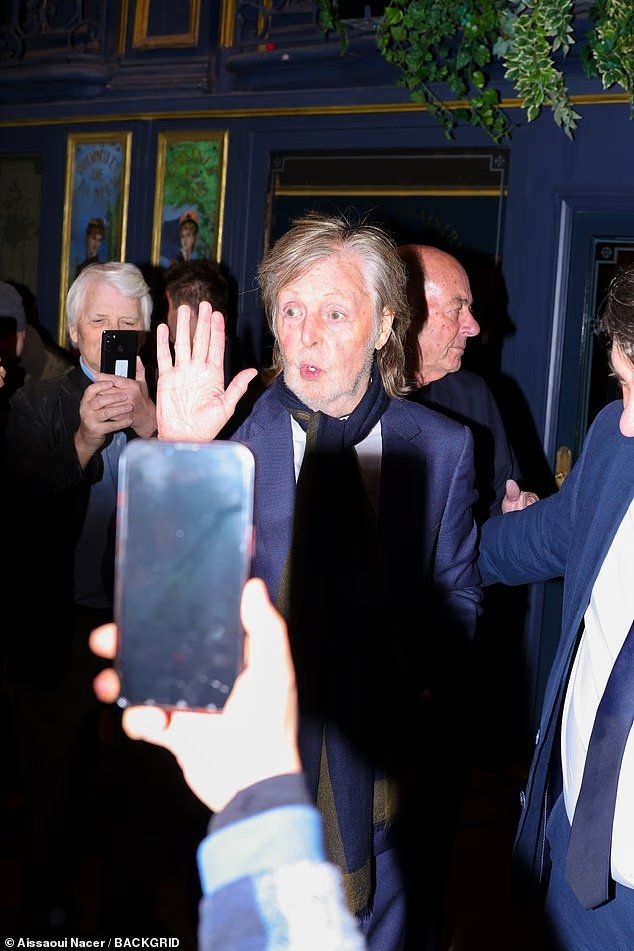 Laurent The Walrus tweet media