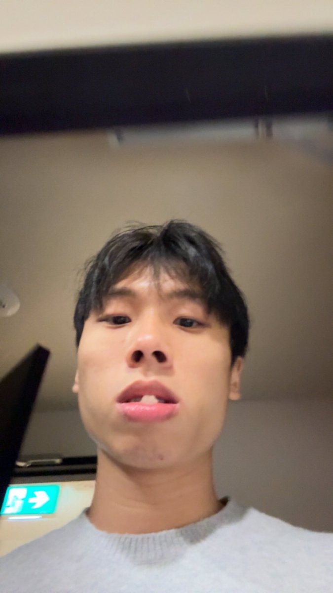 a colossal twat tweet media