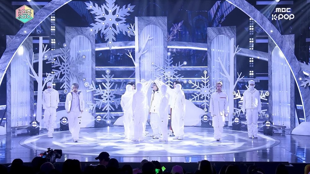 Raine ❄️🤍 tweet media