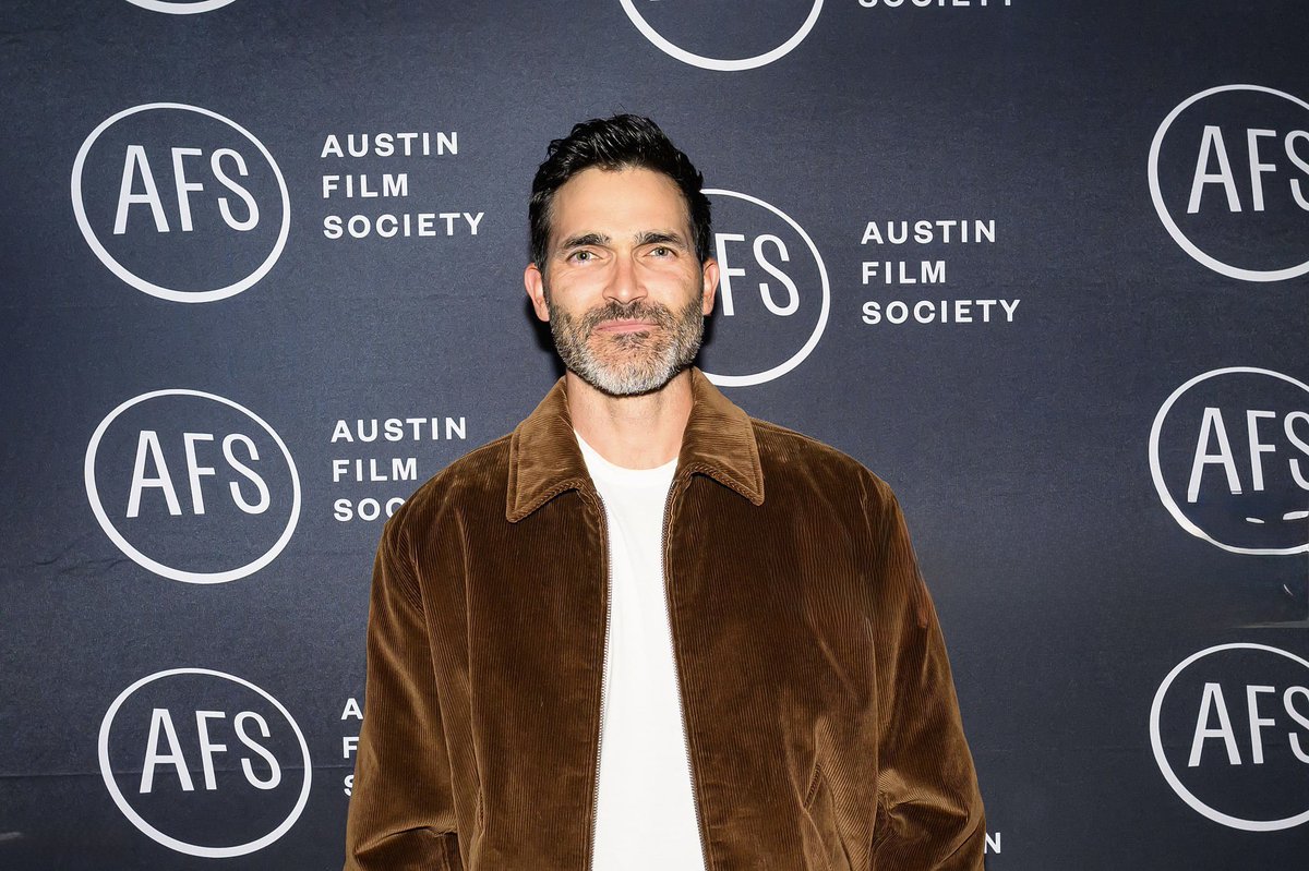 Tyler Hoechlin Archive tweet media