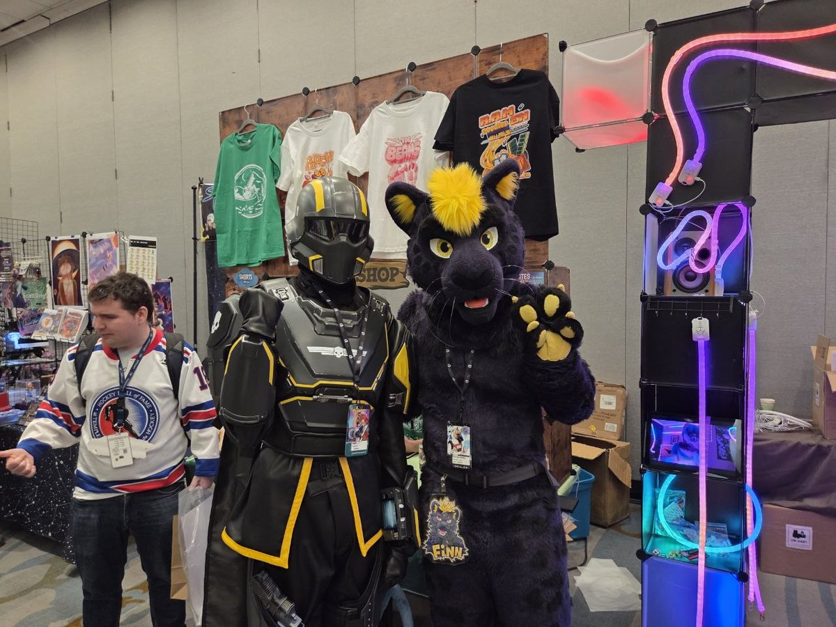 AlexiDaFurr tweet media