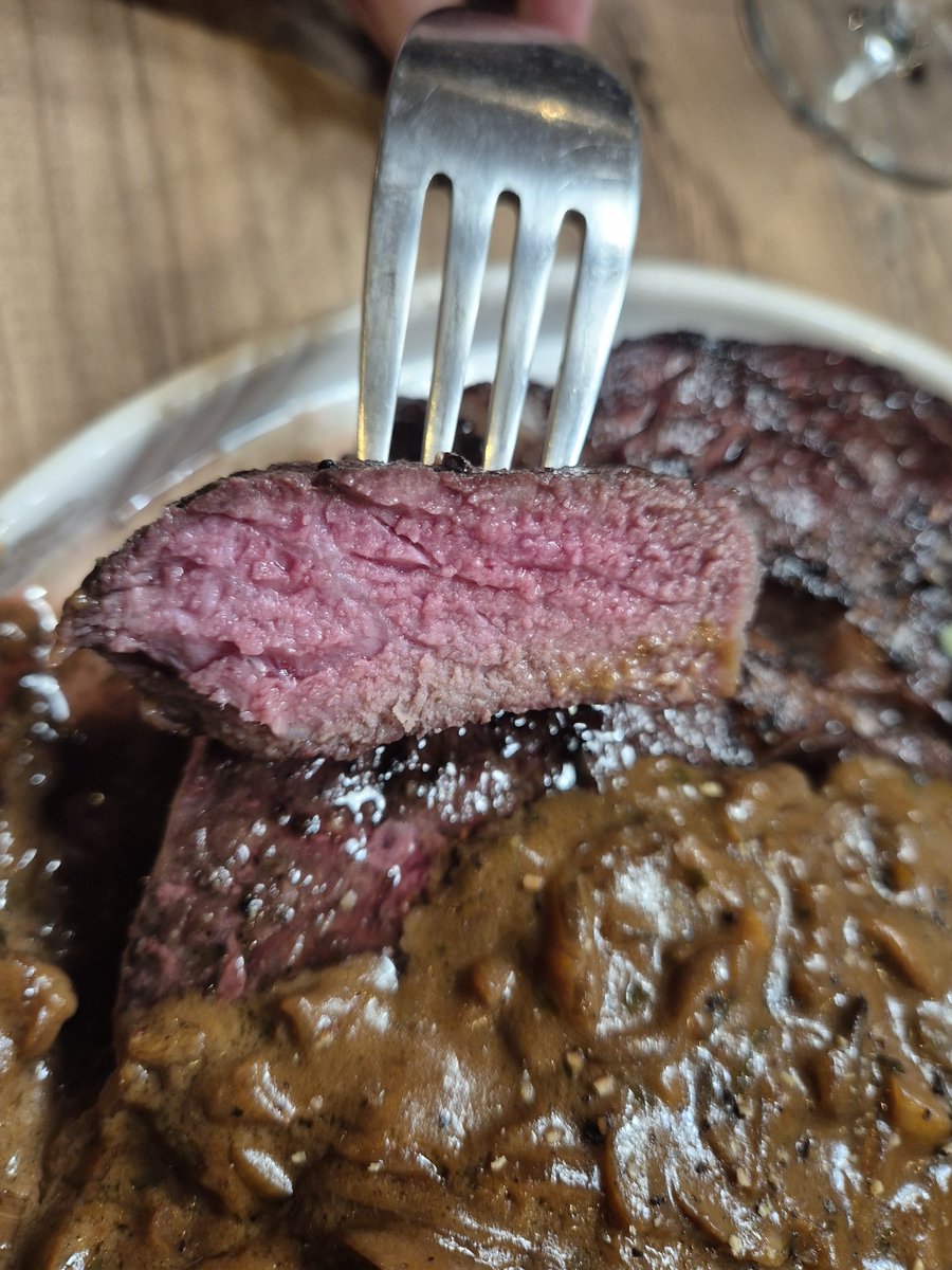 jayclark0106's tweet image. Left it a bit too long over the fire on the one side 😔 tasted pretty good though @ButcherGourmet supplying the #Ribeye