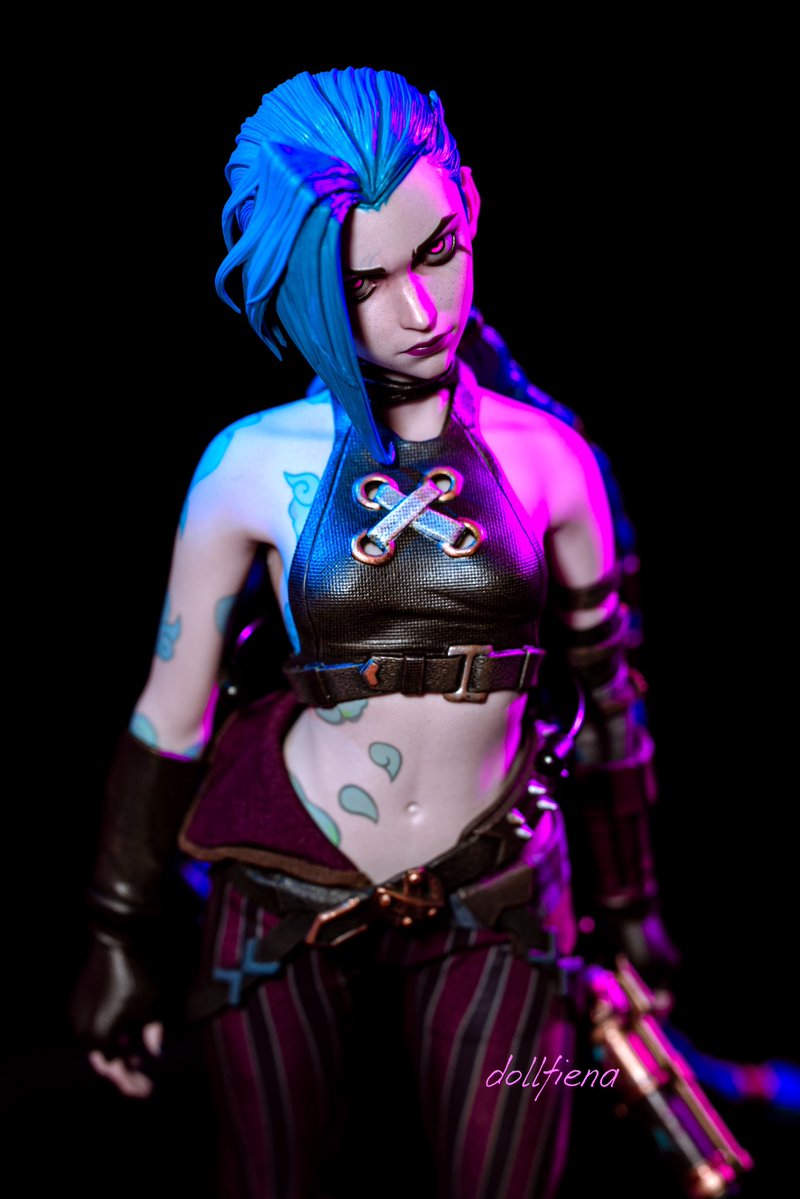 Dollfiena tweet media