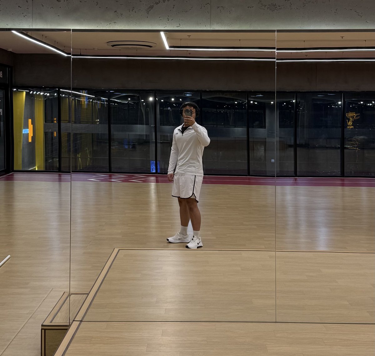 𝟏𝟽 tweet media