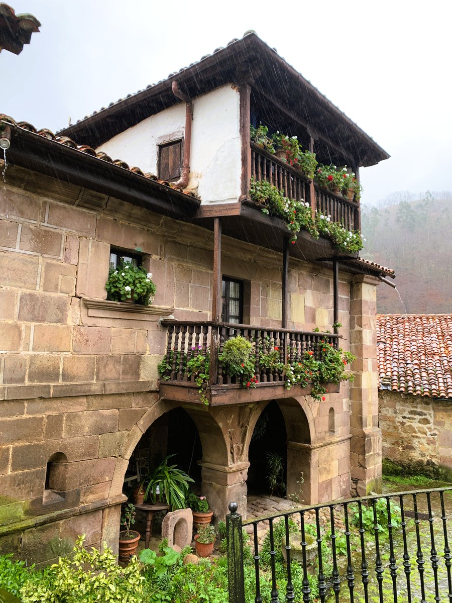 Gabrielaespiral's tweet photo. "Porque existen
lugares
al margen
de la esfera habitual
del tiempo"

(Alberto Santamaría)

¡Buen lunes! https://t.co/eLm0kOgmjB