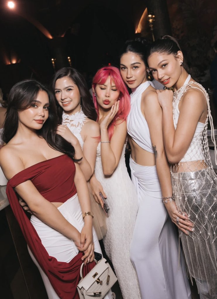 crystalᢉ𐭩 tweet media