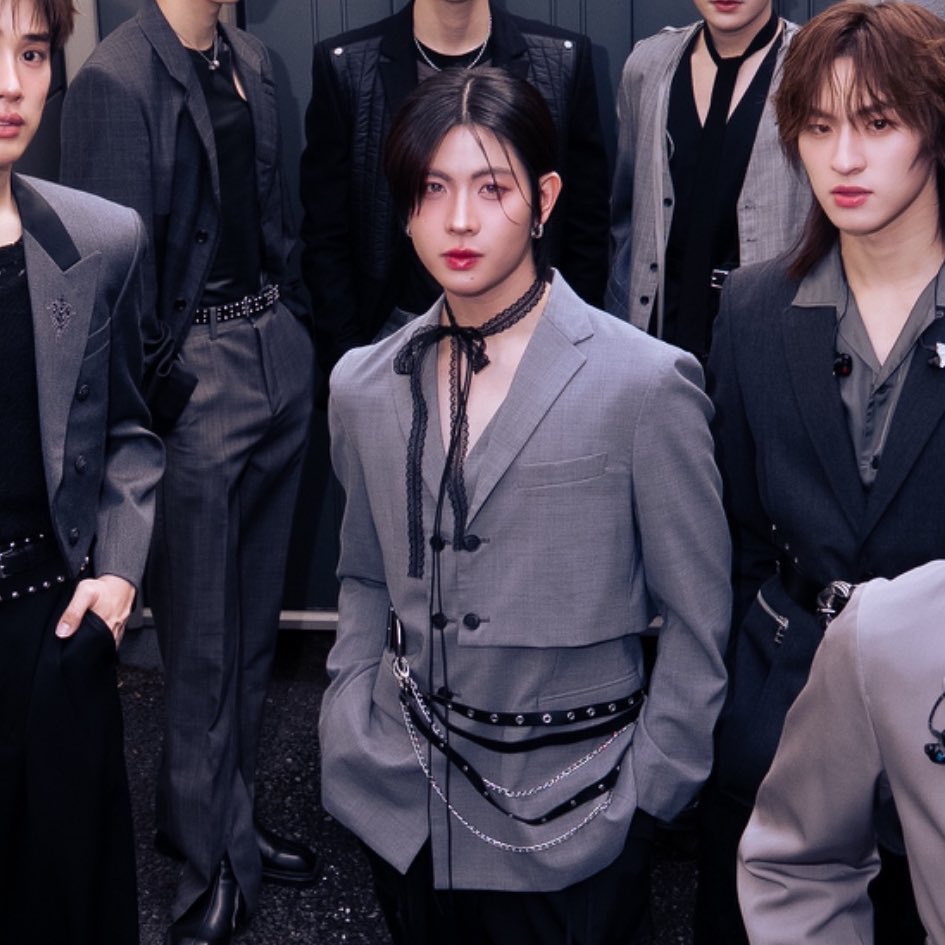 คุนชม tweet media