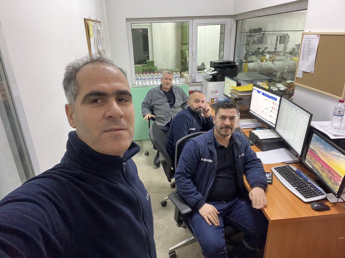 ismail_N_B's tweet photo. E.C.A Elsel Gaz Armatürleri A.Ş işyerimizde bayram dönüşü haftanın ilk iş gününde çalışma arkadaşlarımı tezgahları başında ziyaret ederek kolaylıklar diledim.
#TürkMetalSendikası
#İstanbulTuzlaŞubesi
#ElselGaz
#LiderimizUysalAltundağ https://t.co/EnMniLnZqd