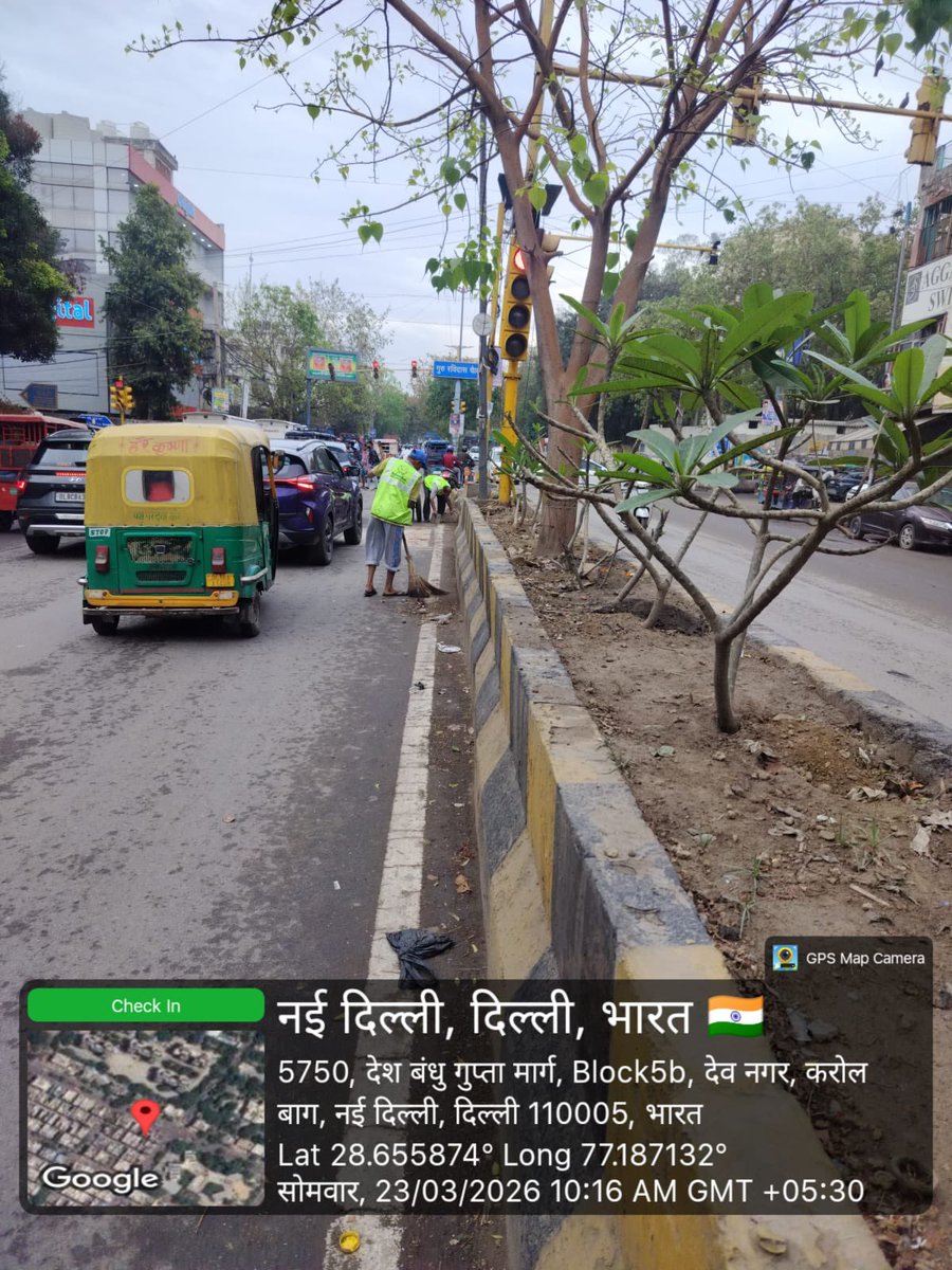 kbzdc's tweet photo. Intensive cleaning and sanitation drive carried out by the team, ensuring improved hygiene and a cleaner environment. 

Focused efforts on sweeping, waste lifting, and sanitation are being undertaken to make every locality cleaner and healthier. #SwachhDelhi #TeamMCD https://t.co/0JWfrtnMWQ
