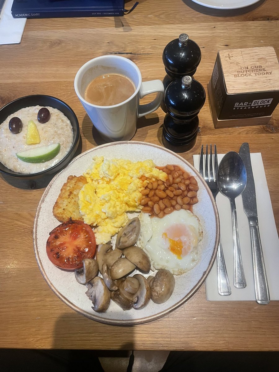paulhannaford's tweet image. Premier inn this morning 🍳🥣☕️😊 then of to spend the day with some young ballers ⚽️ hopefully show the lads 💪🏻 the error of their ways &amp;amp; they can go on in life with respect for one another &amp;amp; be Gentleman especially amongst the opposite sex 🙏🏻 #WECARE 🙏🏻❤️