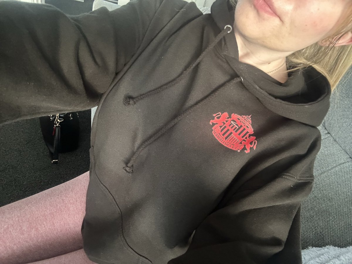 Chloe 💕 tweet media