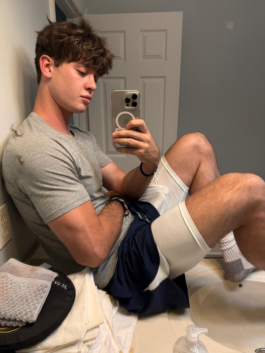 Anthony69Joe's tweet photo. Lonely https://t.co/XY9TeWuw76