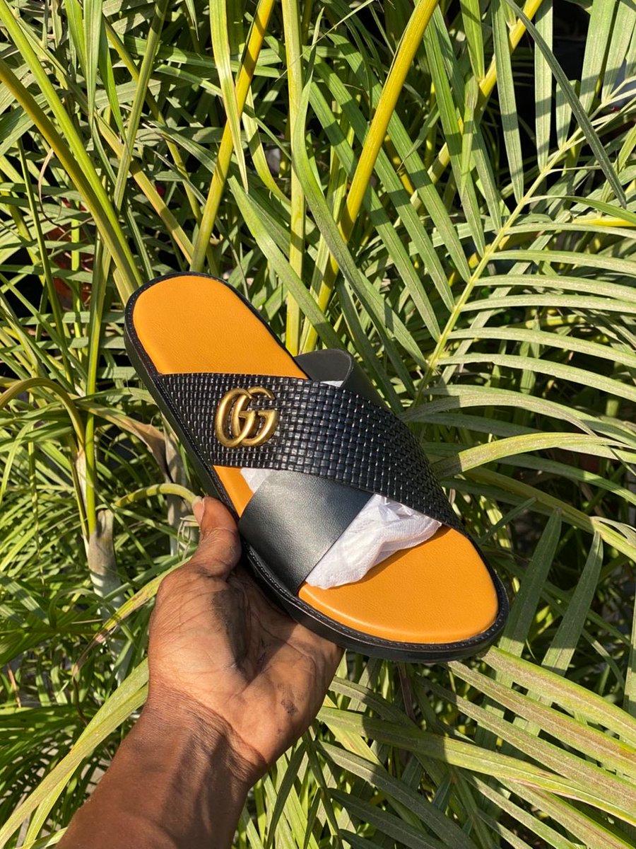 Sholisea's tweet photo. Happy new week, I'm still your plug for quality and comfy handmade footwear, whatever color or designs you want, I got you covered. 

Production takes 5-7 working days, shop now.

F1-2 N17,000 
F3-4 N20,000 

Location: Lagos State, nationwide delivery.

Please kindly repost. https://t.co/R1dbOY1GhX