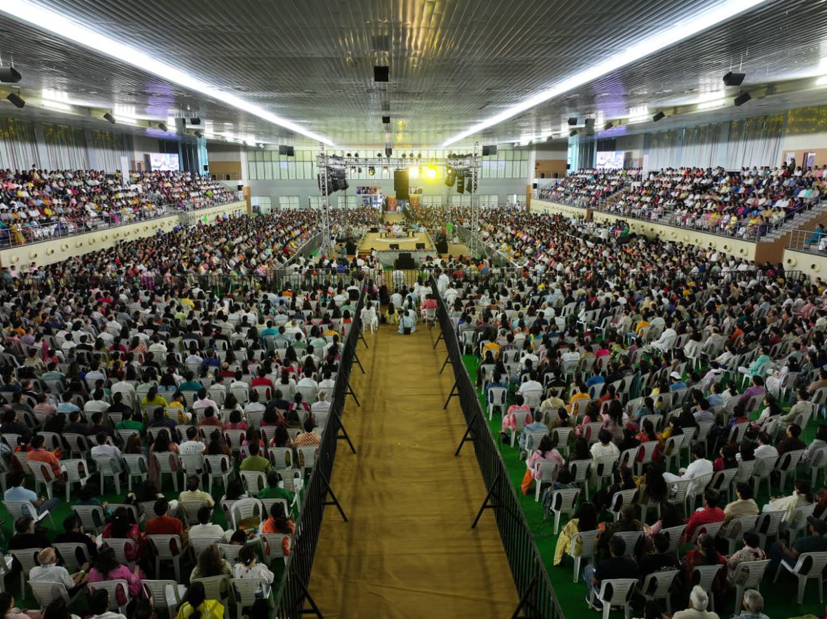 Gurudev Sri Sri Ravi Shankar tweet media