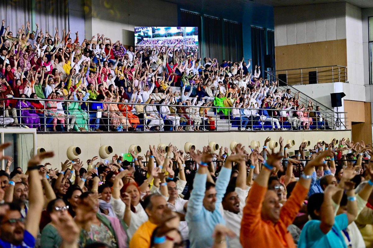 Gurudev Sri Sri Ravi Shankar tweet media