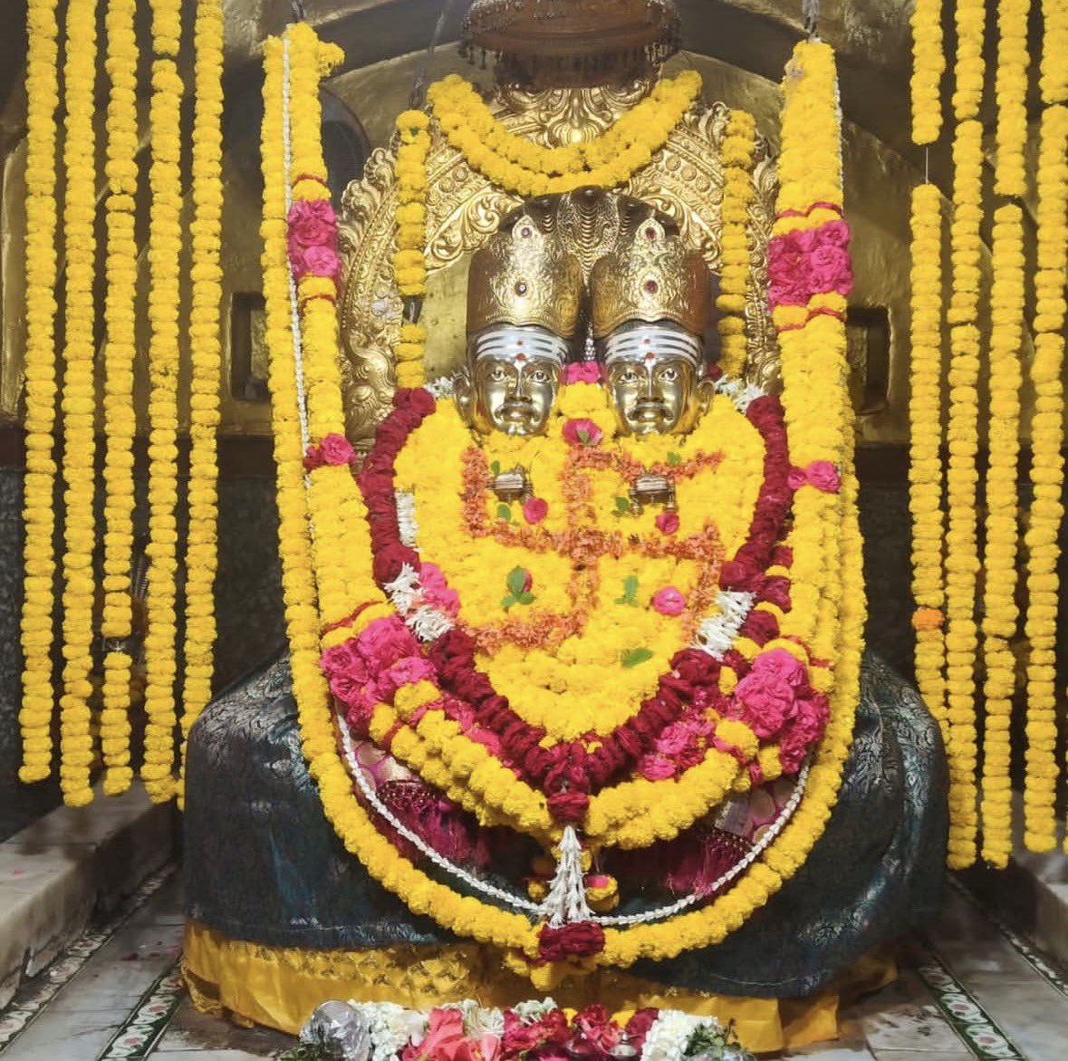 VL_Karnataka's tweet image. ಕಲ್ಯಾಣ ಕರ್ನಾಟಕದ ಆರಾಧ್ಯ ದೈವ ಕಲಬುರಗಿಯ ಮಹಾದಾಸೋಹಿ ಶ್ರೀ ಶರಣಬಸವೇಶ್ವರರ ಇಂದಿನ ಸೋಮವಾರದ ಪೂಜೆ 

#KalyanaKarnataka #Kalaburgi
#Kannada #Karnataka