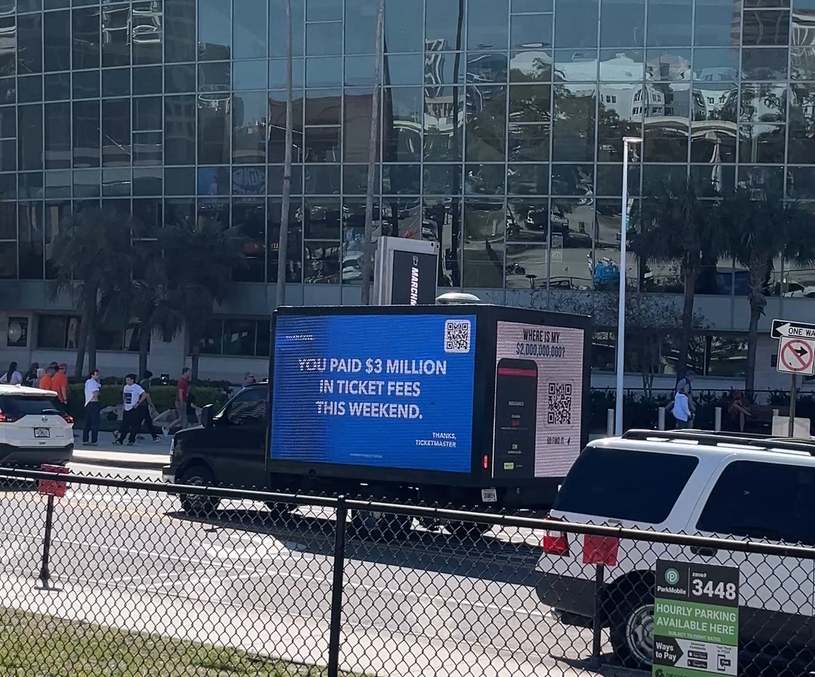 CarterNevulis's tweet photo. @Dexerto Anti Ticketmaster campaign going on right outside Benchmark International in Tampa right now! https://t.co/aIT48TDuDU